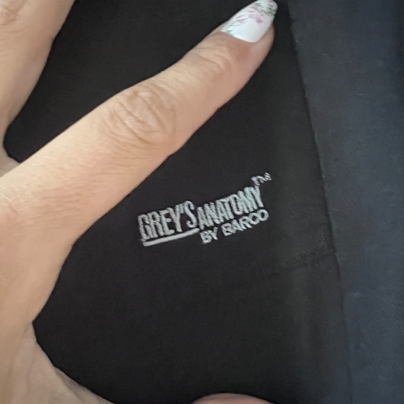 Grey's Anatomy Black Scrub Pants and Patterned Top - Picture 3 of 4